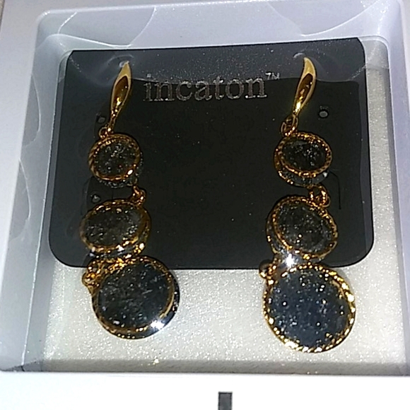 Incaton Jewelry - Incaton Fashion Drop Earrings Black and Gold